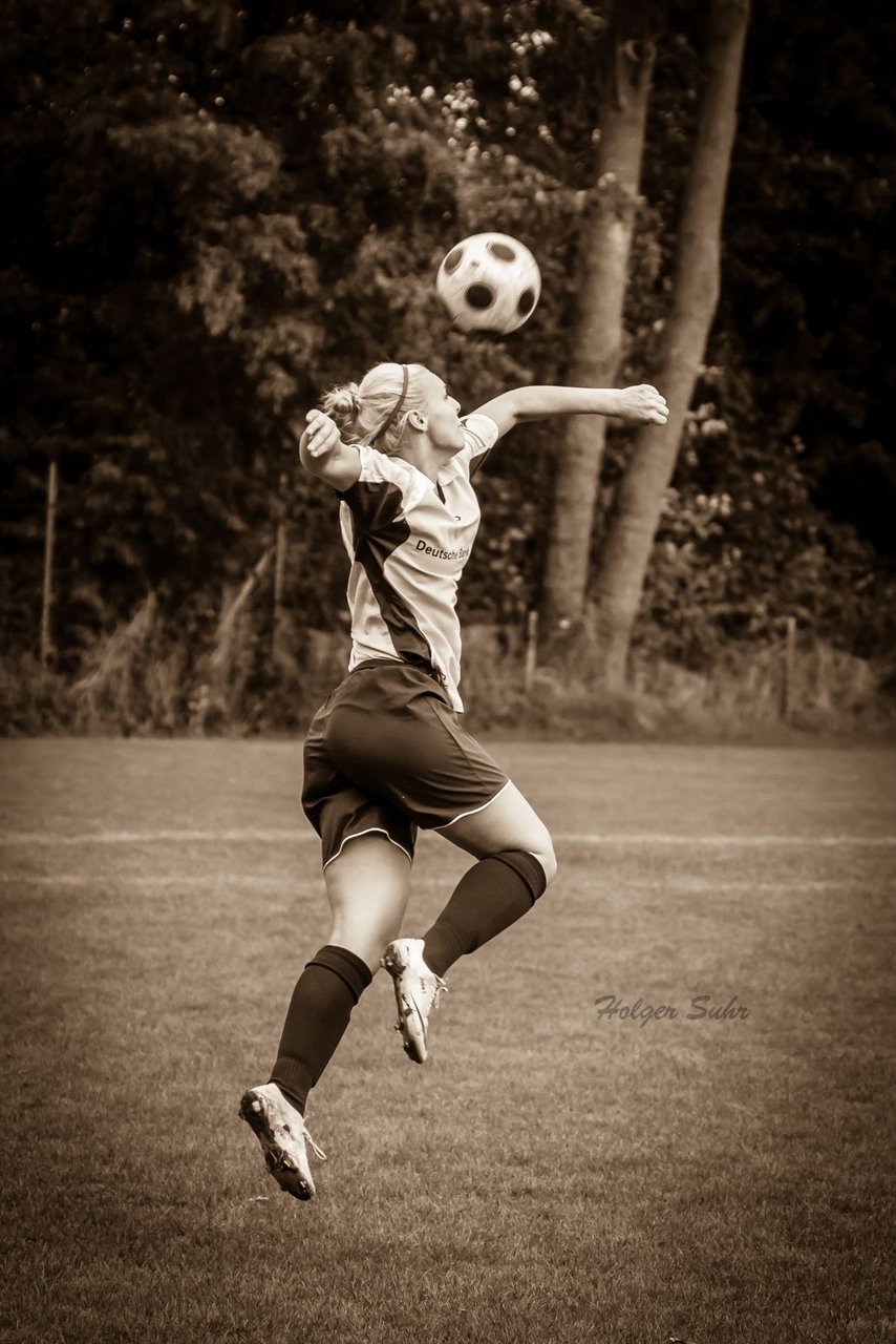 Bild 82 - Frauen SV Neuenbrook/Rethwisch - SG Ratekau Strand 08 : Ergebnis: 0:3